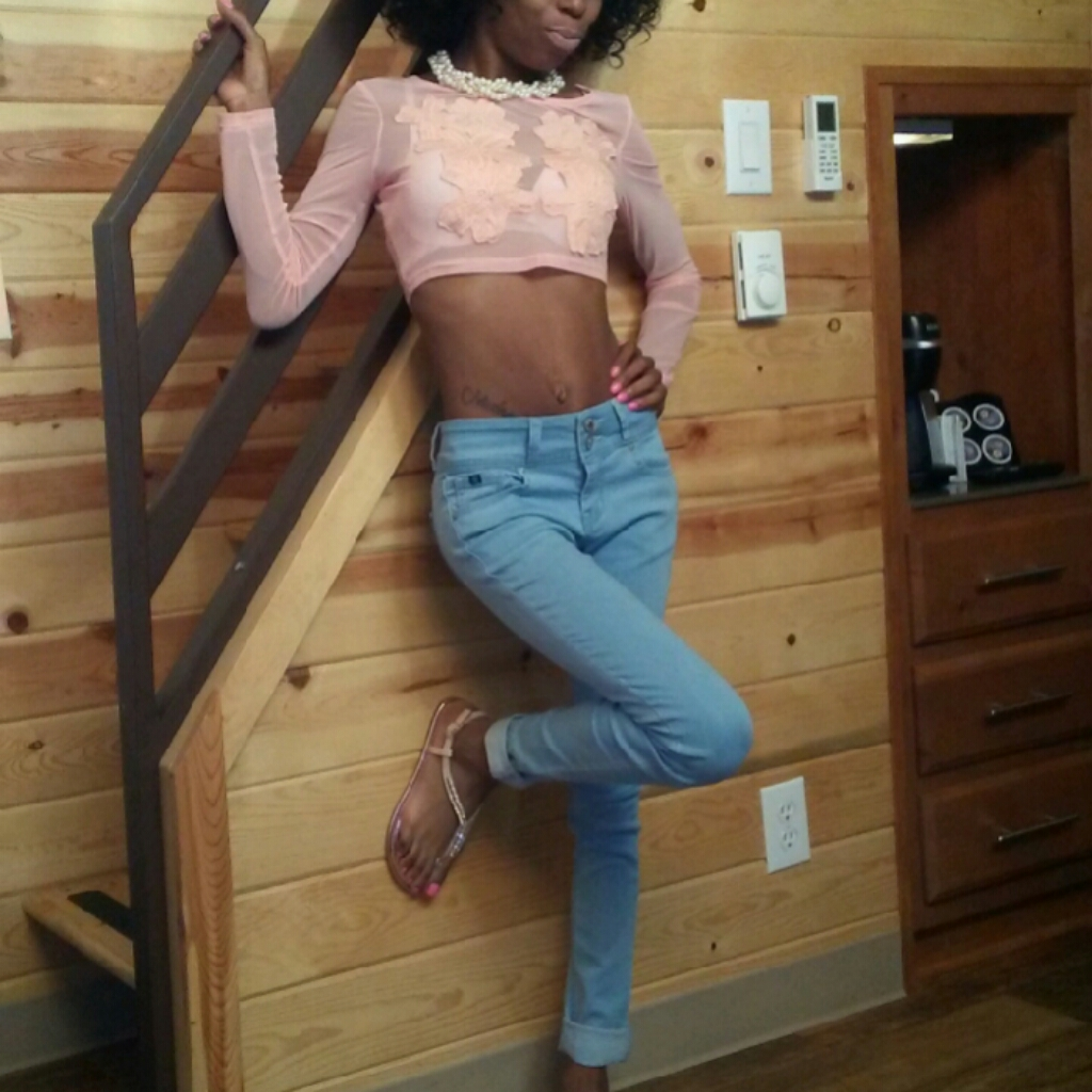 NikkiB1985